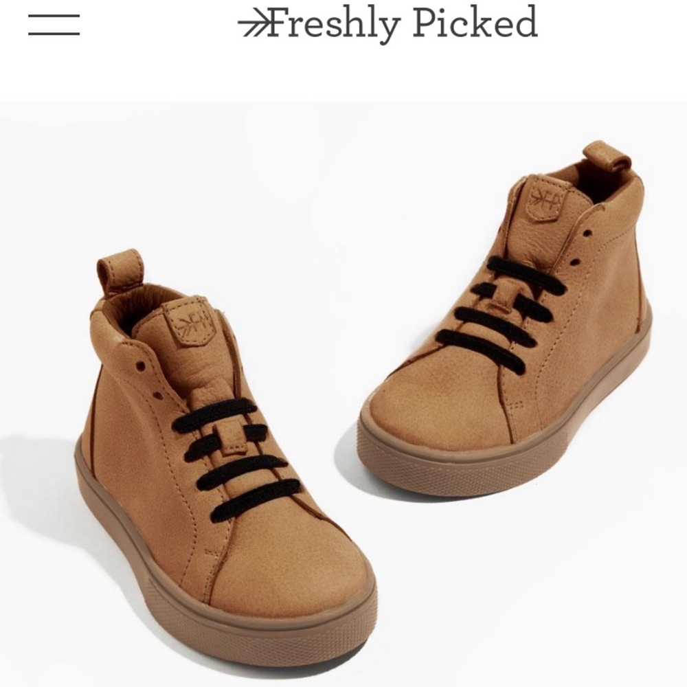 Freshly picked, weathered brown Leon sneaker boot Sz 10 boys excellent condition